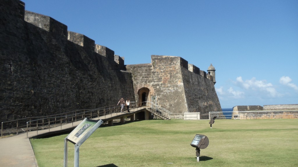 To Castillo San Cristobal's Main Plaza