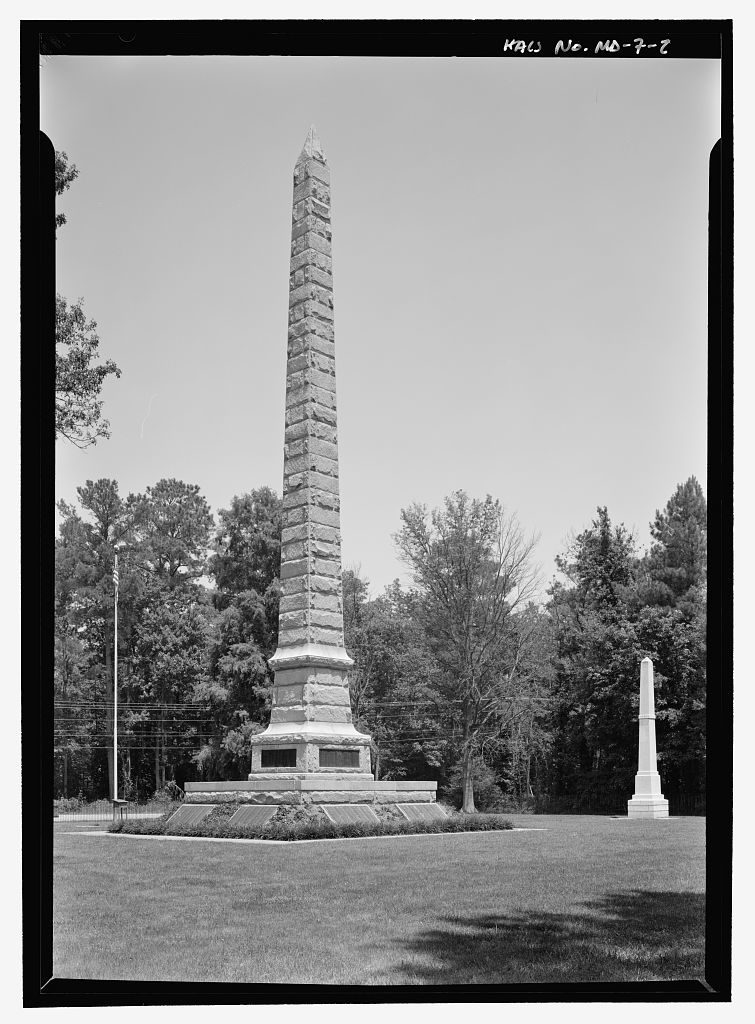 Monument to the Confederate dead, 2006 by David Haas for the Historic American Buildings Survey, courtesy of the Library of Congress.