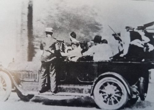 White mob with guns in open car during Tulsa Race Riots