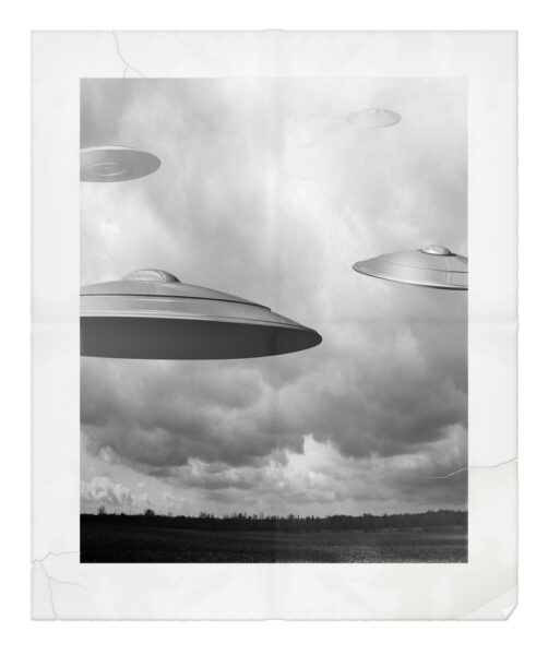 Flying saucer UFOs