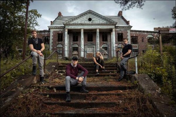 Destination Fear cast in front of Saratoga County Homestead