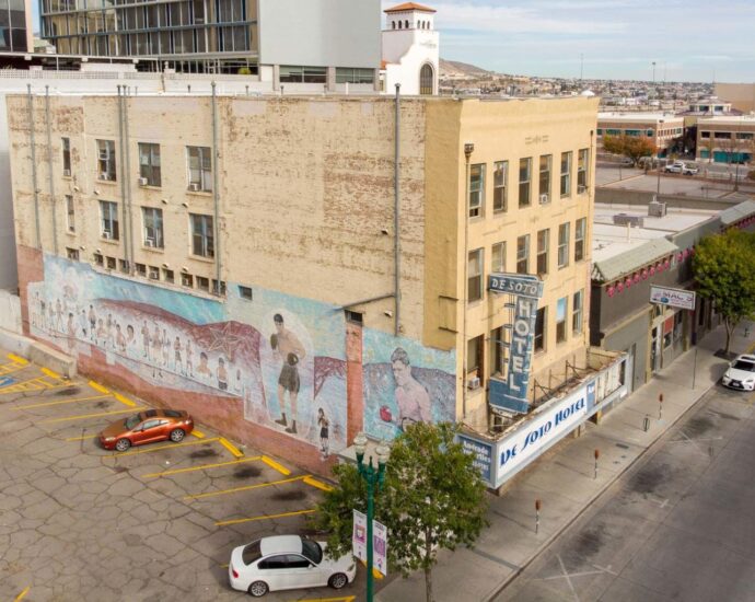 De Soto Hotel exterior