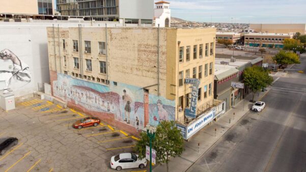 De Soto Hotel exterior