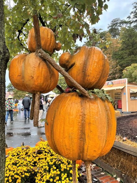 Father and child pumpkin