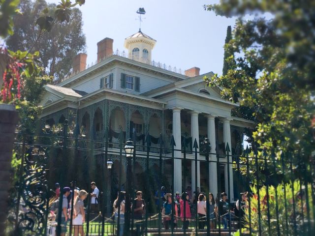 Haunted Mansion Disneyland