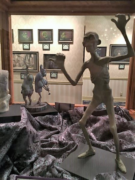 naked Hitchhiking ghost sculpture front