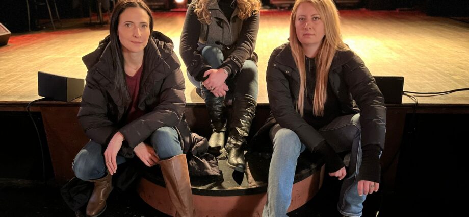 Kelly Ireland, Corine Carey, and Leanne Sallenback in History's Most Haunted